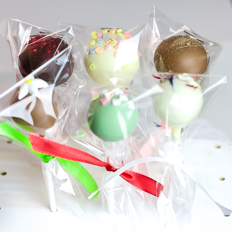 Frühlingsbox 3 Cake & 3 Praliné Pops Frühlingsbox 3 Cake & 3 Praliné Pops